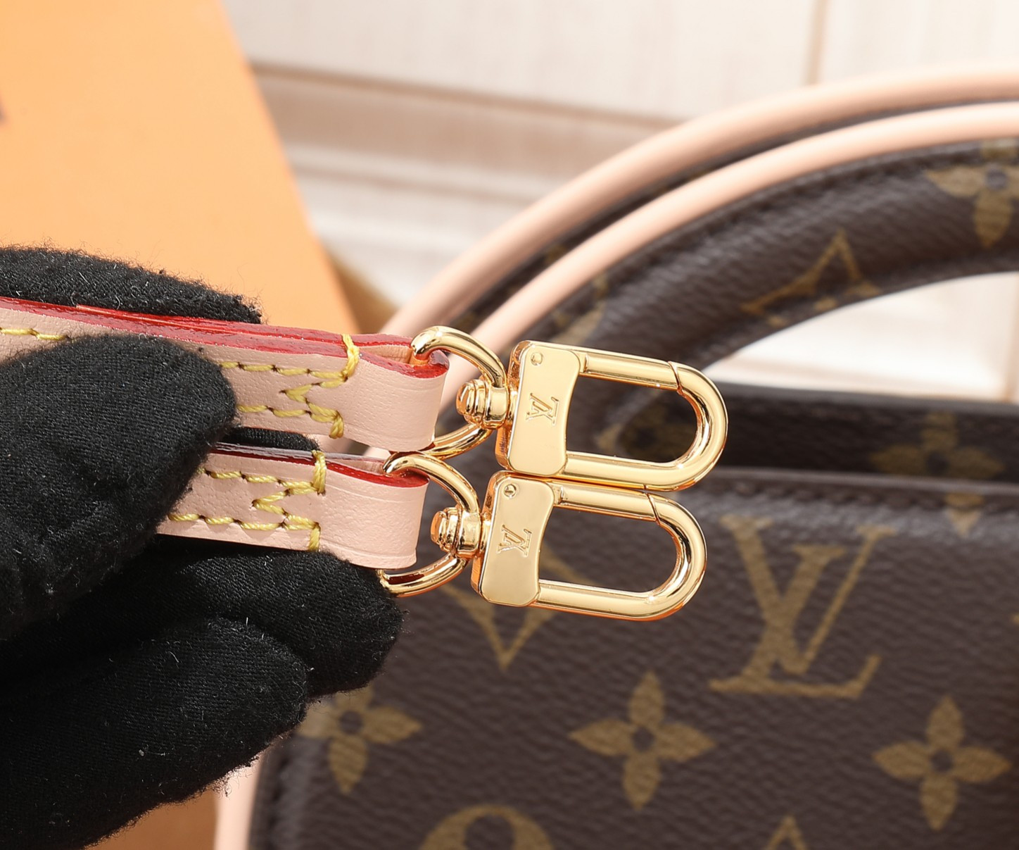 LV Around Me PM M47117  8.9 x 8.3 x 2.8 inches