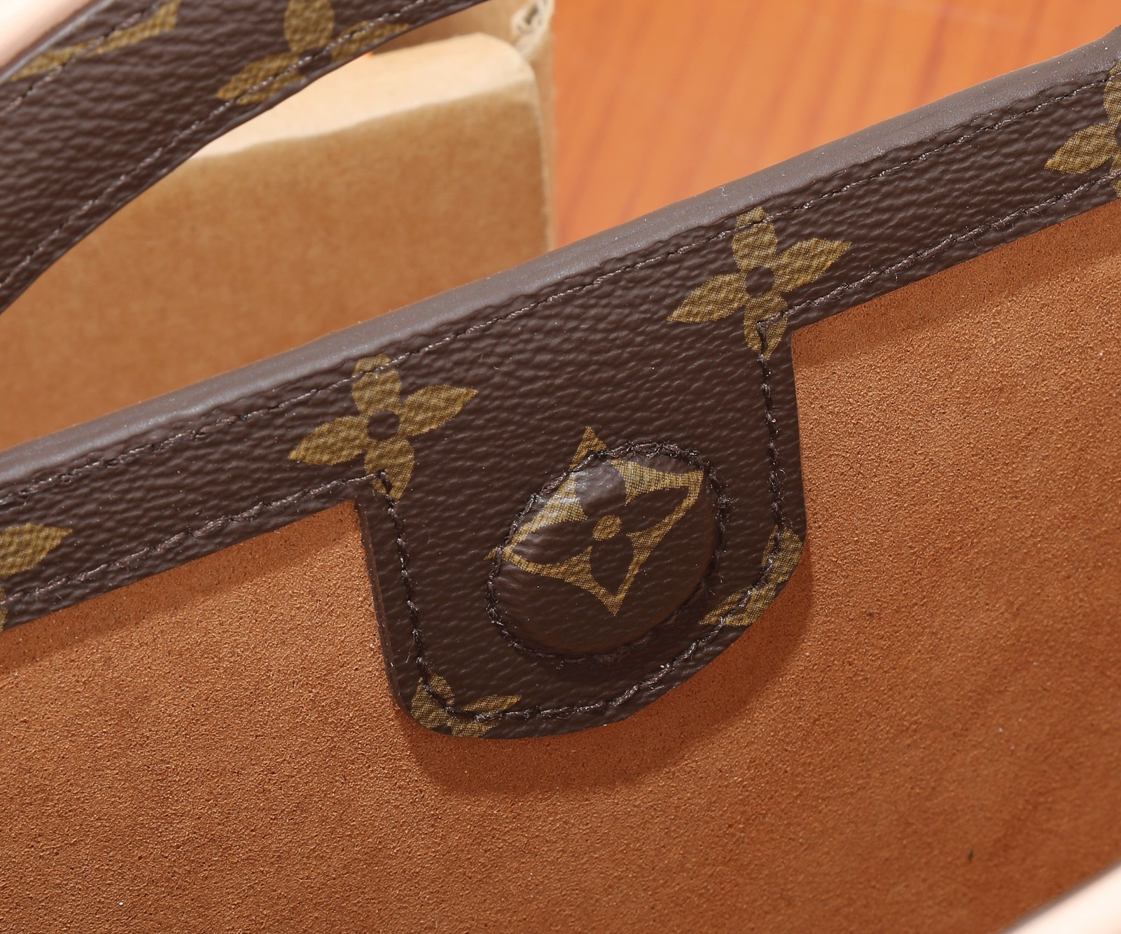 LV Around Me PM M47117  8.9 x 8.3 x 2.8 inches