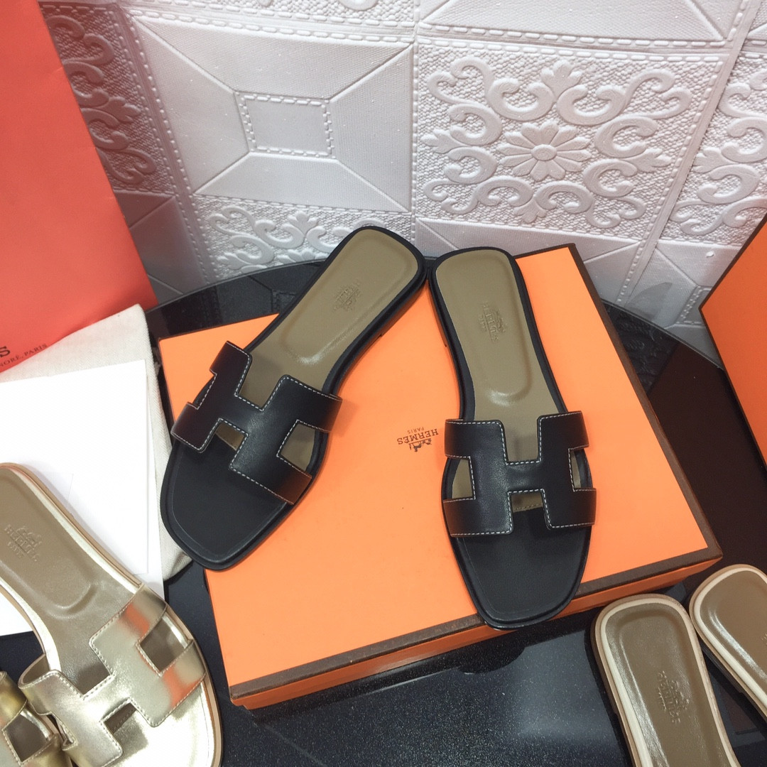 UA Hermès Oran sandal