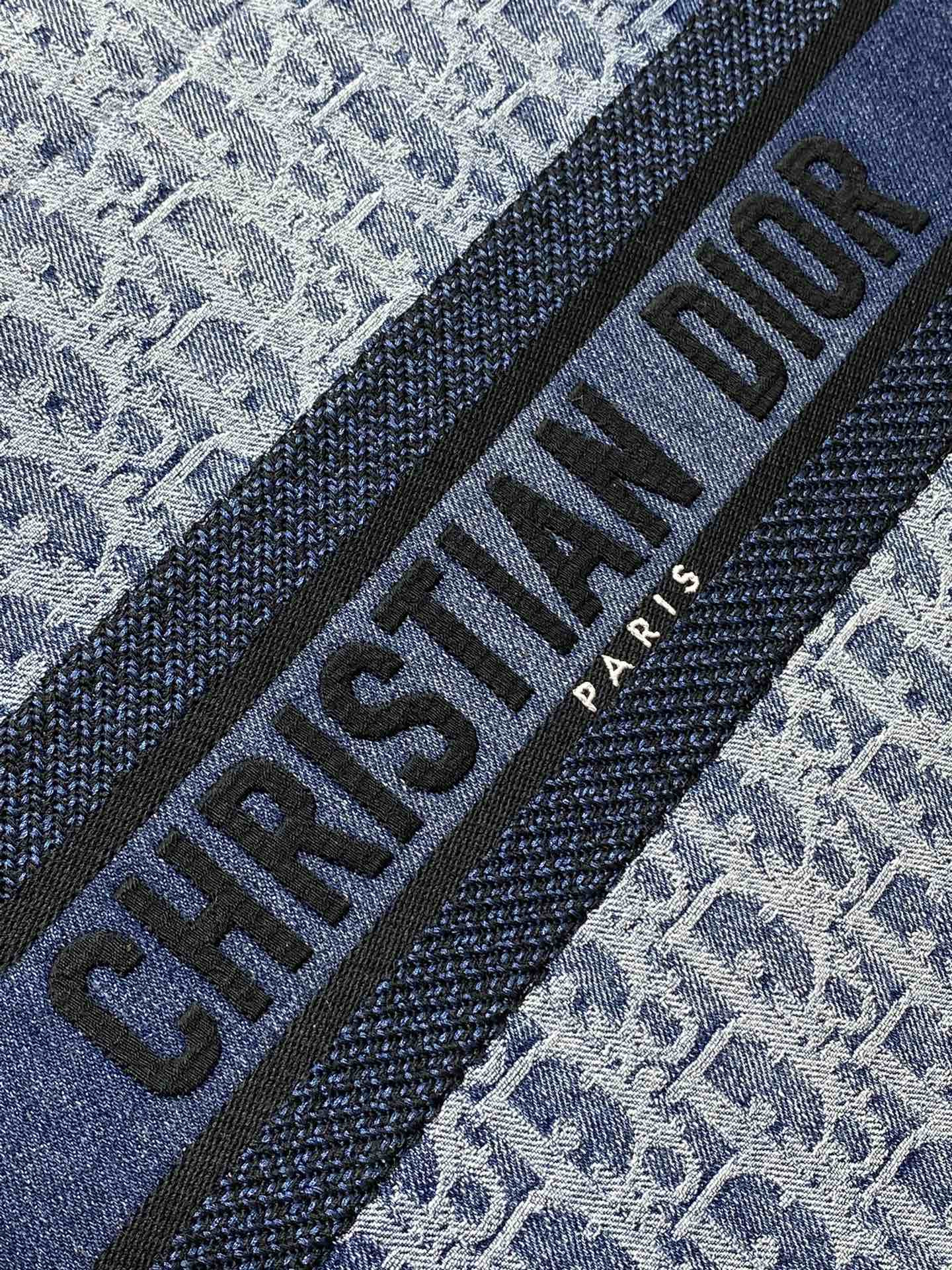 medium D*or book tote blue denim D*or oblique jacquard 36 x 27.5 x 16.5 cm