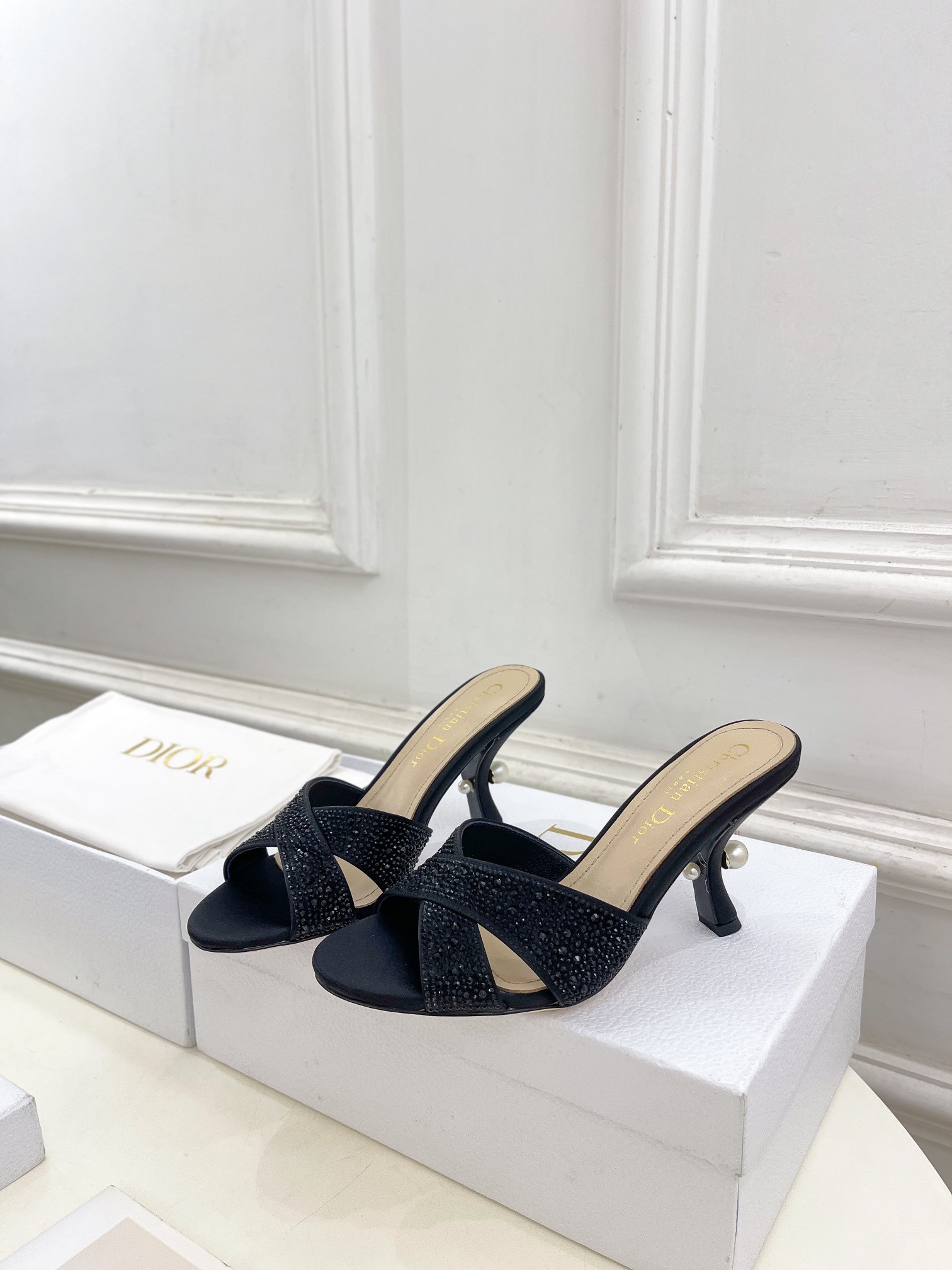 ua D*or tribales heeled slide