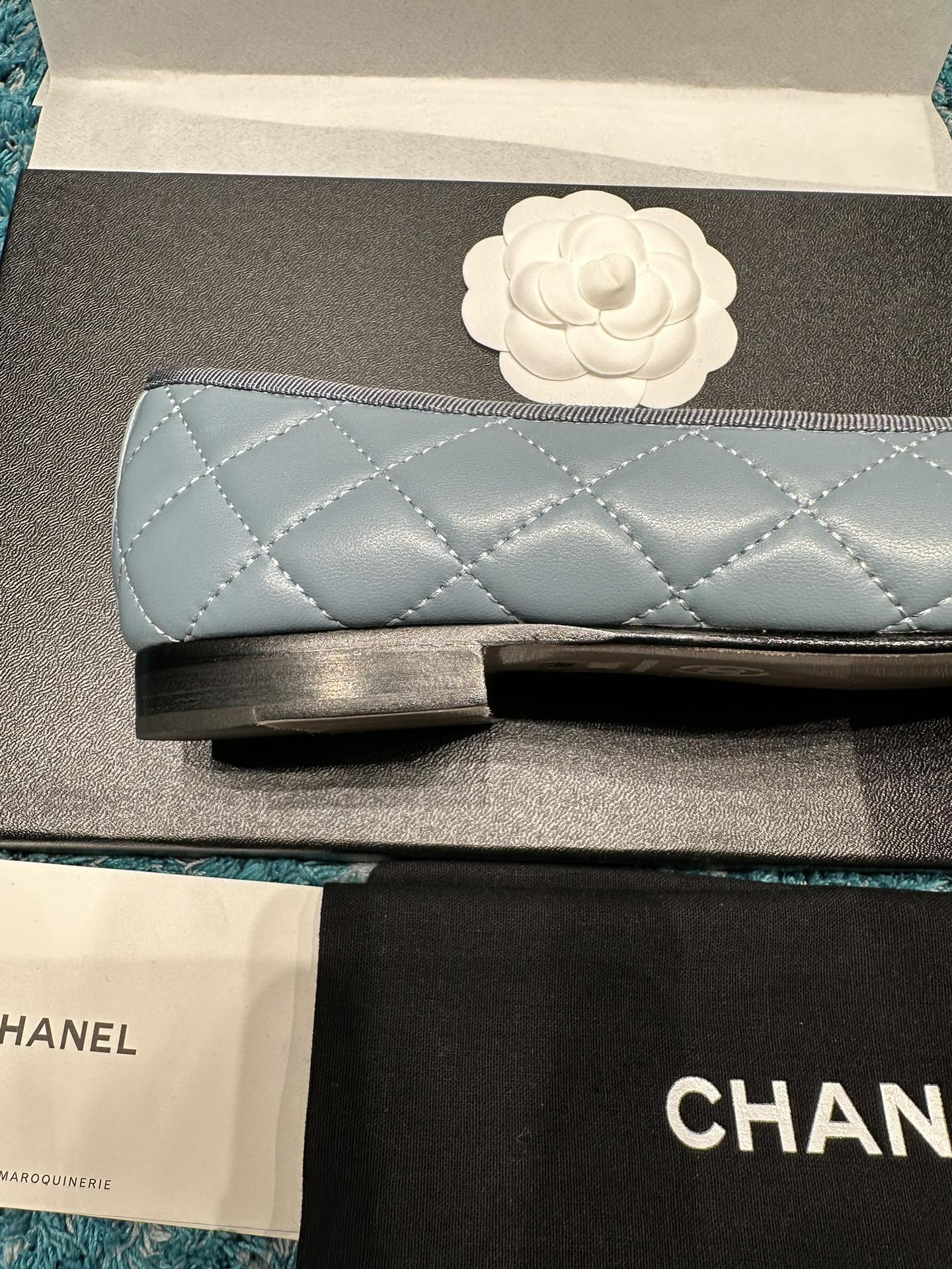 ua Ch*el ballet flats