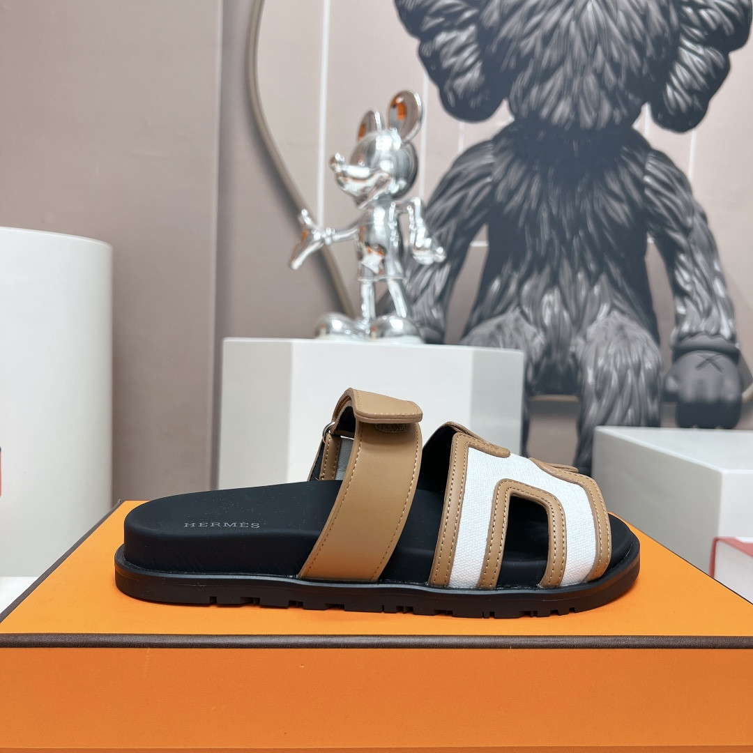 UA Hermès Chypre sandal