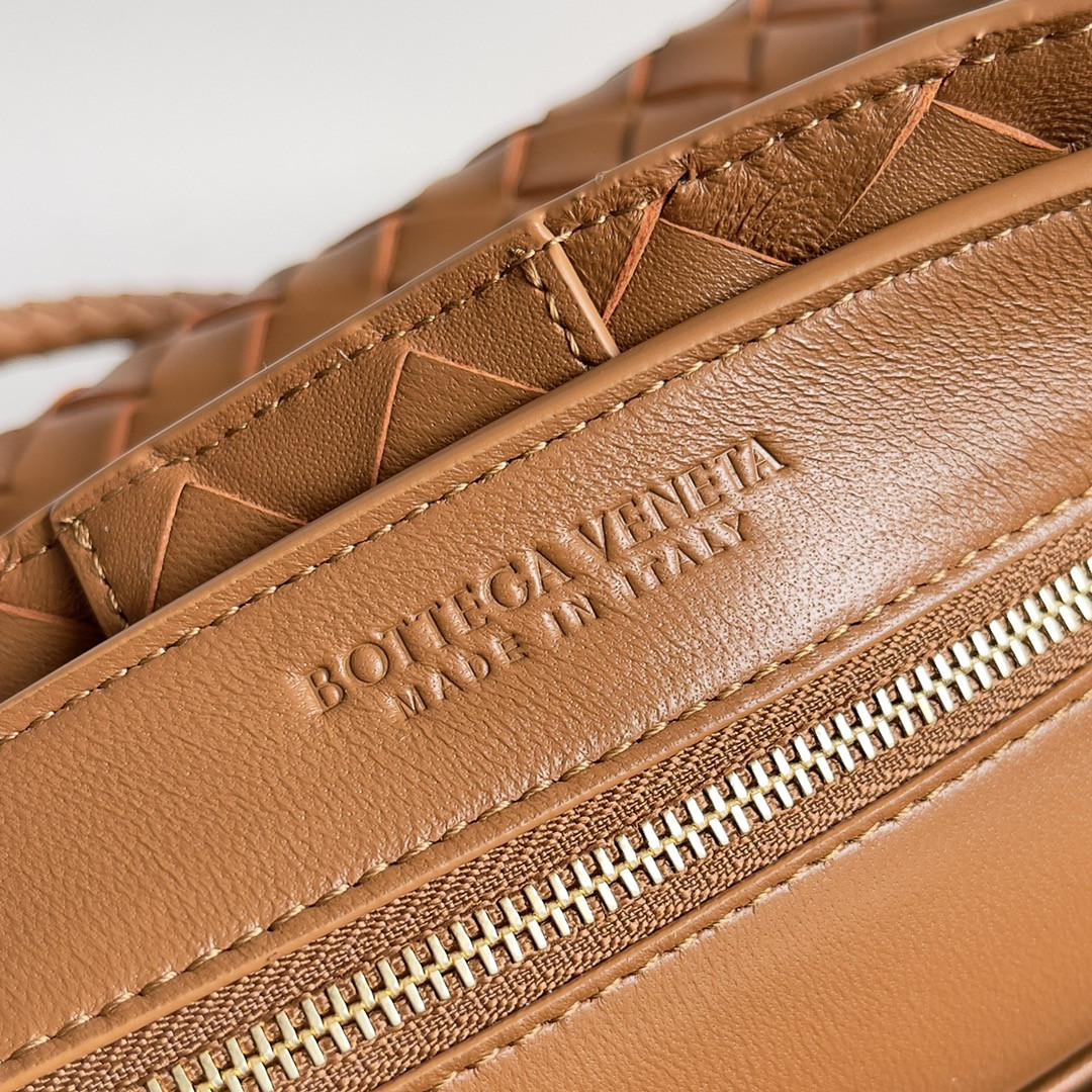 bo*te*ga Ve*ne*ta medium andiamo 32x25x11cm