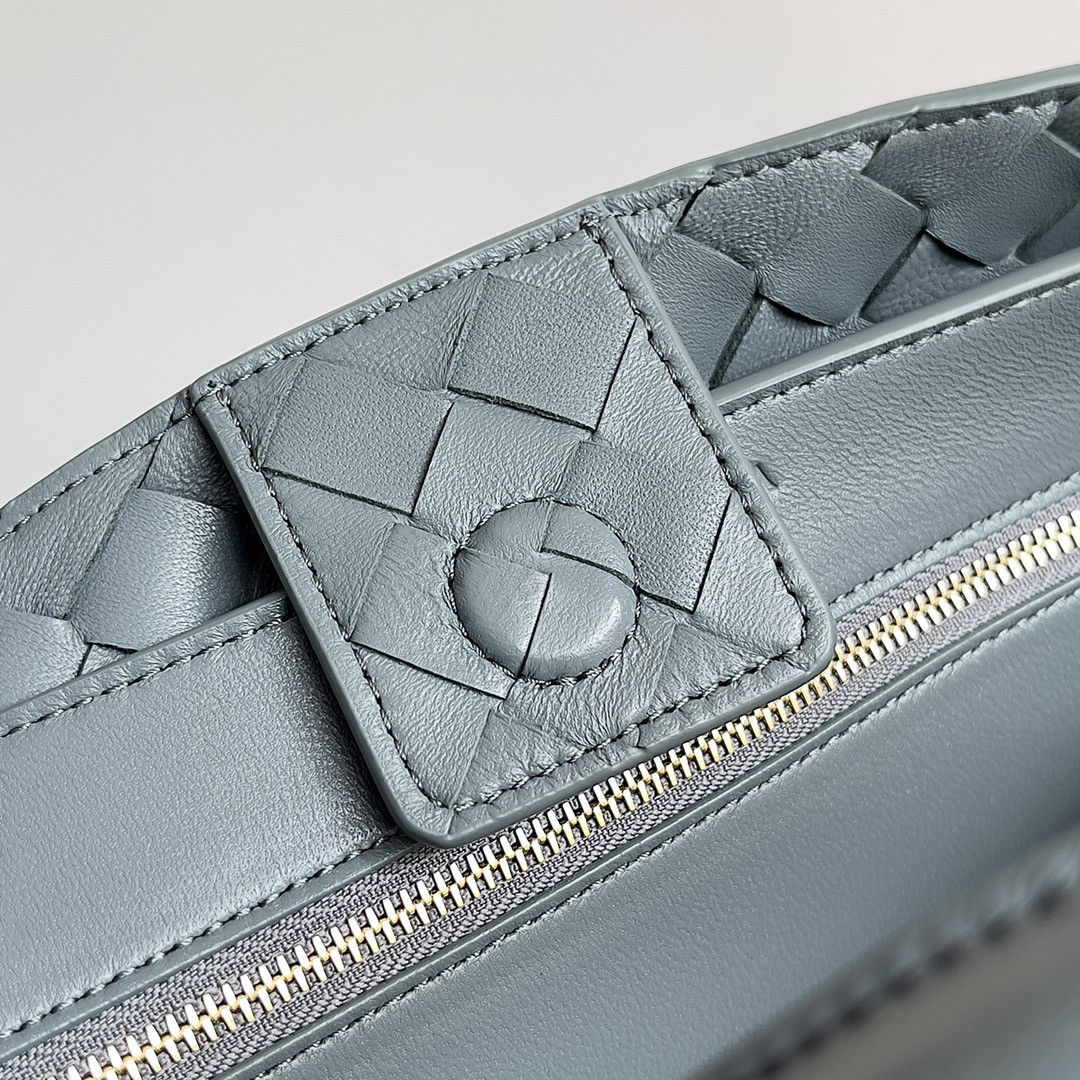 bo*te*ga Ve*ne*ta medium andiamo 32x25x11cm