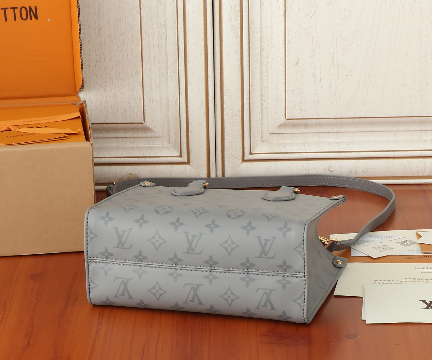 LV Monogram Ink Small OnTheGo M12465 25x19x11.5CM