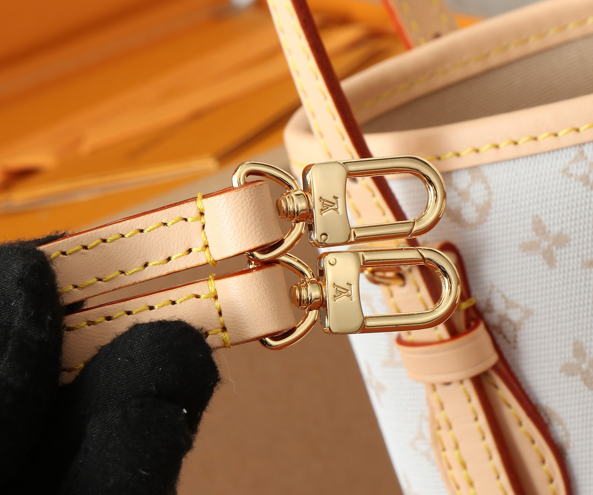 LV Match Nano Bucket M12317 13x17x9CM