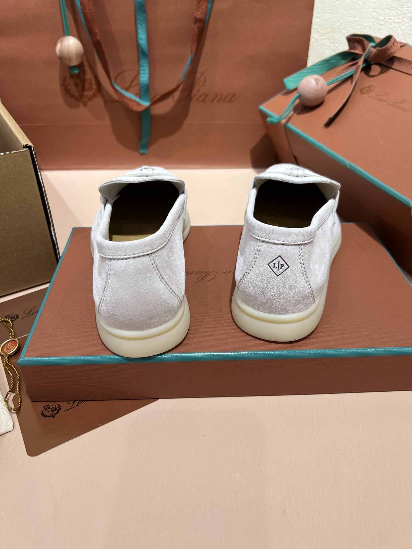 ua L**o p*ana summer charms walk loafers