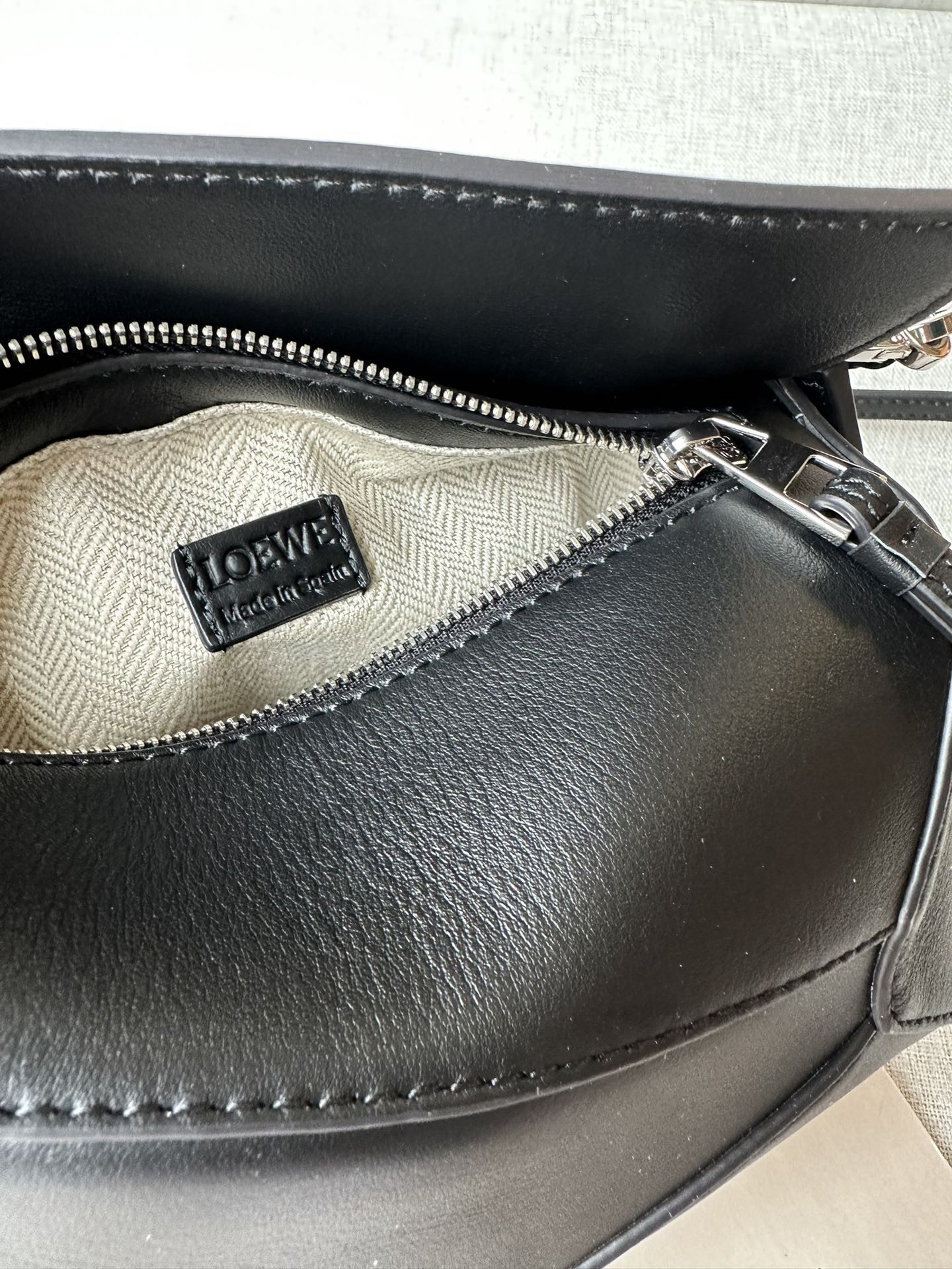 L0ew* small puzzle bag in classic calfskin 24x10.5x16.5cm