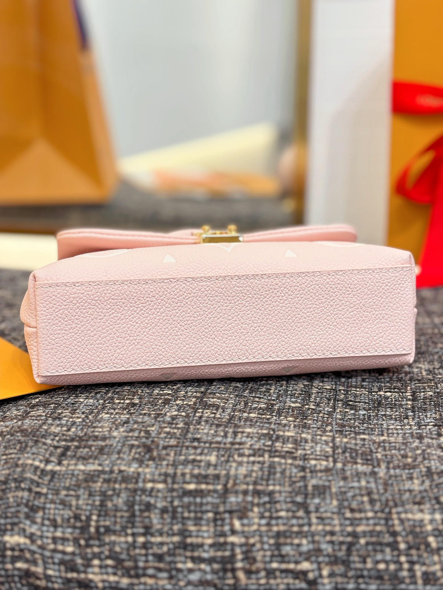 LV Nano Madeleine M13796 12.5x 6x21cm