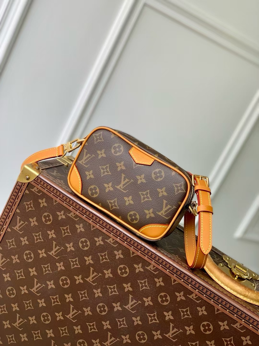LV Trocadéro Wearable Wallet M14058 20x13x6.5cm