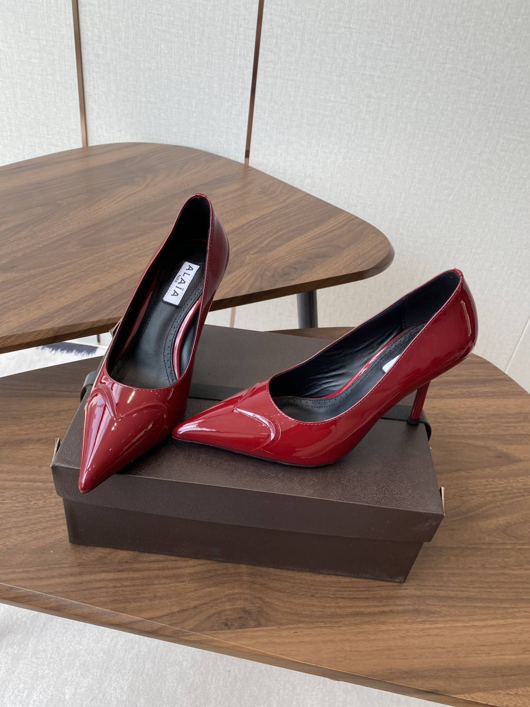 UA Alaia Pointy-Toe Pumps 9cm Heel(Customized Size 7-10 days production time)