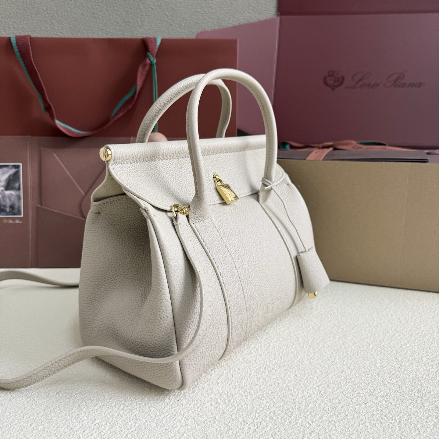 L**o p*ana loom l25 calfskin 25x18x12.5cm