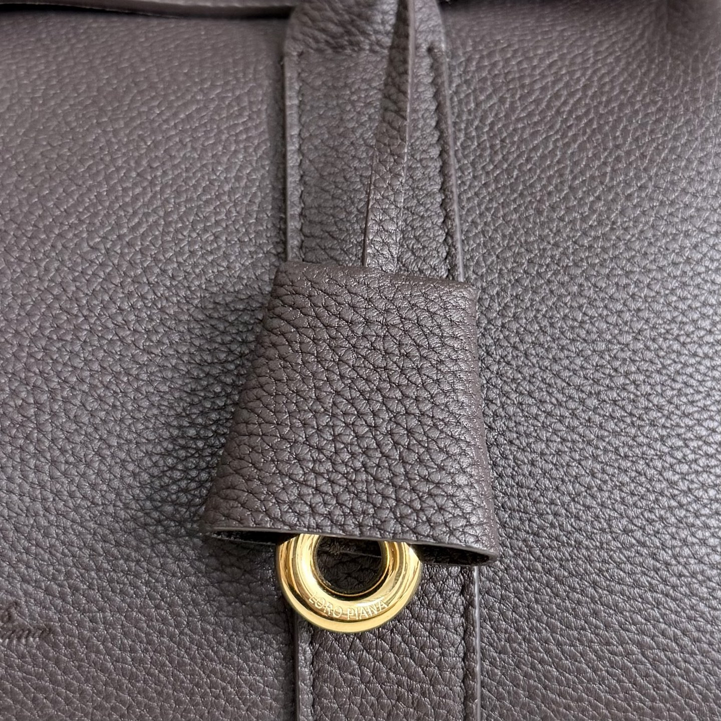 L**o p*ana loom l25 calfskin 25x18x12.5cm