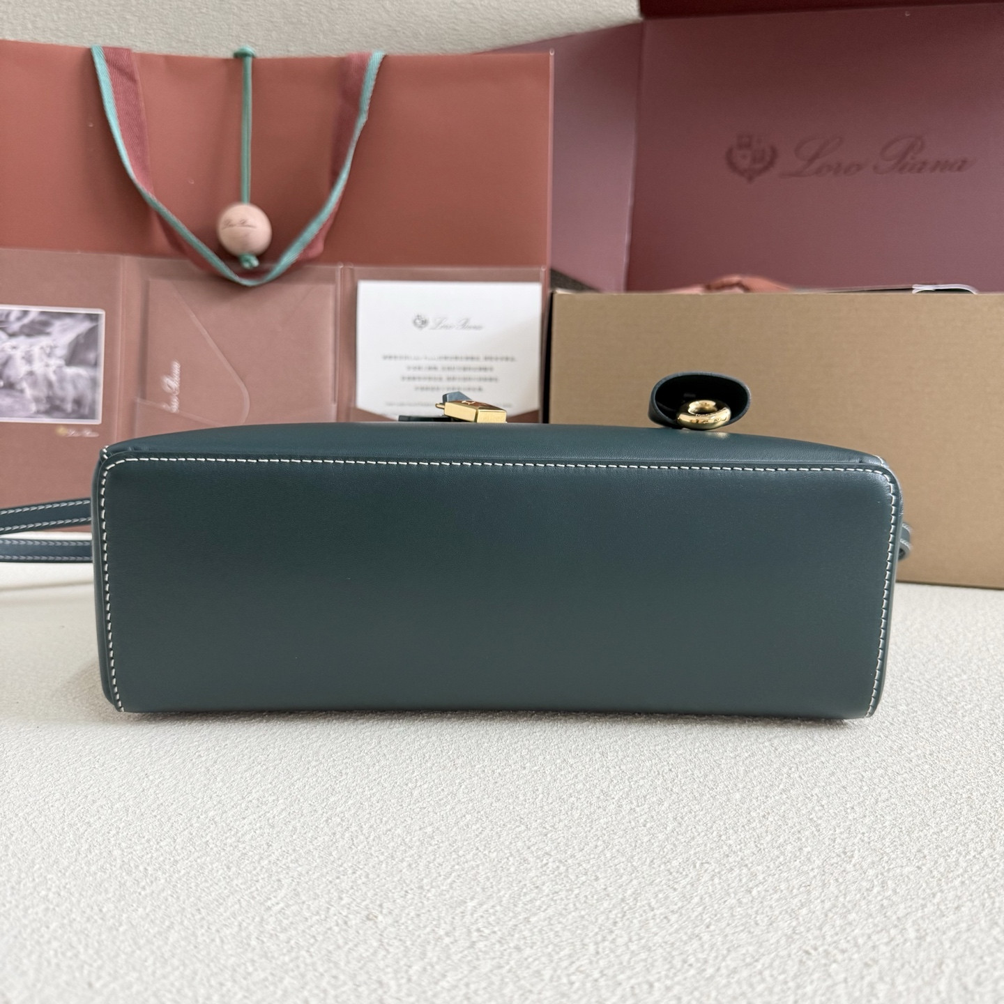 L**o p*ana extra pocket l27 calfskin 16x27x10cm